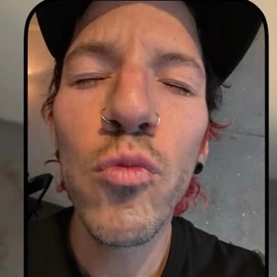 loonadirtysoul's profile picture. 