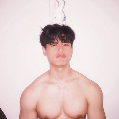 _jjjaewon's profile picture. 18+, pure top, premium quality, free range farm fresh, non-gmo, may contain traces of nuts and prep