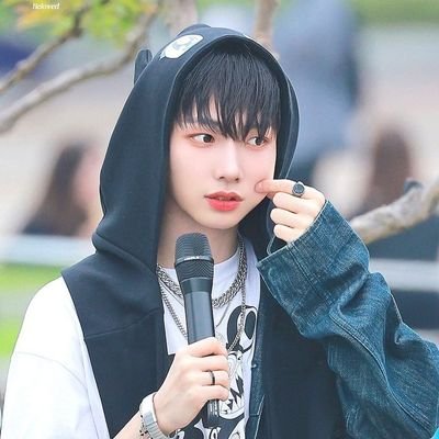 baguiin198516's profile picture. 