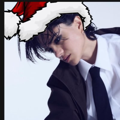 somberwlwartist's profile picture. sapphic-sticated adult | you’re 20?! | https://t.co/YN2NHVuaMo