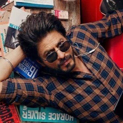 devvigilante's profile picture. They taught me the world only makes sense if you force it to.