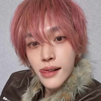 puffChatlyxxly's profile picture. fan acc 🤘🏻 ไฮบริด70%