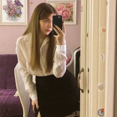 Kamtycruella's profile picture. 21 Jahre• Kein Tribut, keine Antwort🌹Start Tribut 25€🌹
Paypal, Gutschein, Gift Cards, Revolut,OnlineBanking💶
#Findom&Femdom