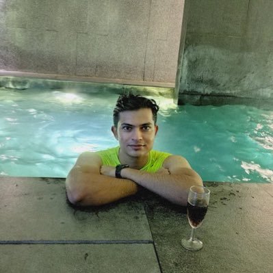 MoInsiders's profile picture. Small town boy with dreams, cricket and KKR💜 in his heart, travels when possible, talks SRK and Bollywood always, finance because adulthood demands it ;)