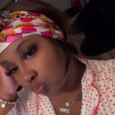 _PrettyDe_'s profile picture. 25🤓✨ LLM❤️‍🩹 aht aht BYE ✌🏾