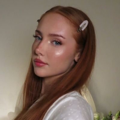 amoureills's profile picture. Aoife Mireille Schindler, created by 𝗖𝗵𝗲𝗿. The warm grace placed in Slytherin, 1AU4004, Care of Magical Creatures. ✧₊˚