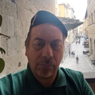 fabiochiarugi's profile picture. Addetto al portierato ,single,amo la musica,i viaggi,le foto, la storia di Firenze e la fiorentina.