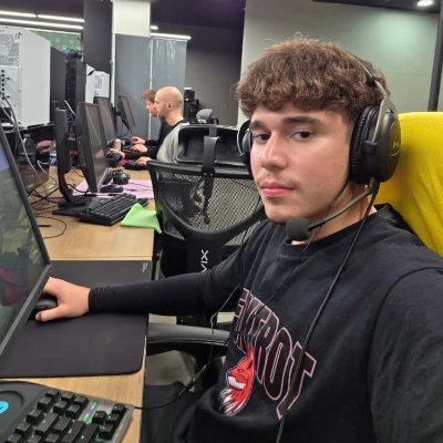 fezeraof's profile picture. 20y Adv for ? 
https://t.co/jbTa73LD99
https://t.co/B4uOBtf5uM