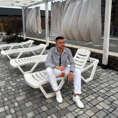 kristpayasian's profile picture. KP