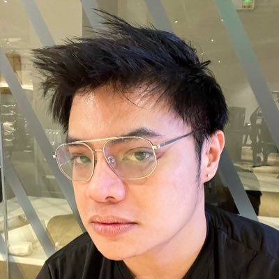 rondelosangeles's profile picture. It’s pronounced as “ba-teeth” | Caffeine to keep me up, nicotine to keep me sane l views are mine | UPD | He/they |