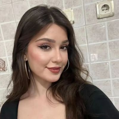 burcinbnn's profile picture. 