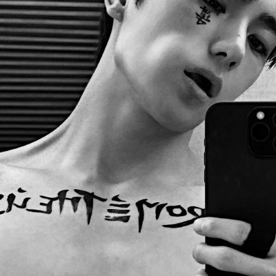 Hyunxjae's profile picture. The darkness tastes sweeter on my lips,