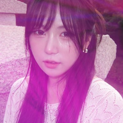 makeup4mistakes's profile picture. #music this #music that 🩷🖤