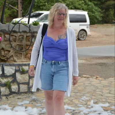 FouwKarin's profile picture. Formule 1 fan sinds eind jaren 80 , Personeel van 2🐈,  Eigenaar van 2 nieuwe knieën. Trots op mijn kids🥰 Allergisch voor bullshit. #artrose #fibromyalgie