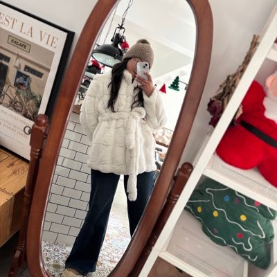 aztushig80074's profile picture. typing…