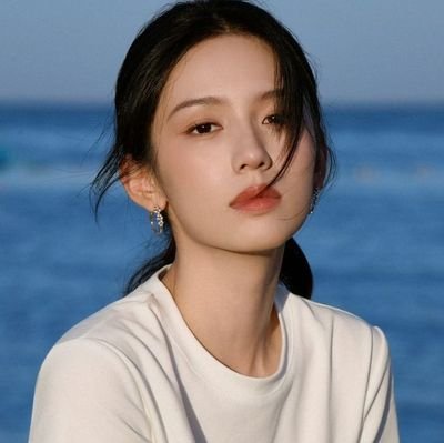 thecryokinesis's profile picture. 