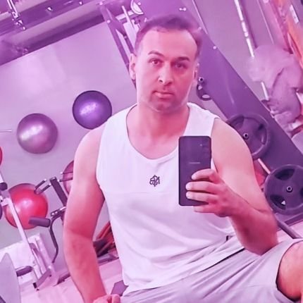 rezah275's profile picture. Building sleek apps with Laravel & Flutter & GoLang | Powering through life with sports & code  #TechAndTough