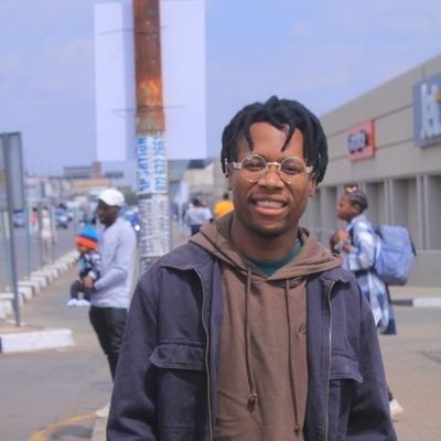 Humos_M's profile picture. No bio 5 Mɪʟʟɪᴏɴ ɪᴍᴘʀᴇssɪᴏɴs ᴅʀᴇᴀᴍᴇʀ 

 Repost and like any post

 @KaizerChiefs @LFC @FCBarcelona