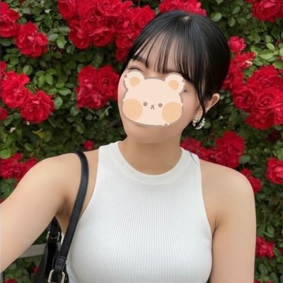 mone_honne's profile picture. 限界看護師です🥺職業柄出会いがなくて、友達とも予定合わなくて、寂しくて始めました|リプしてくれる優しいお兄さんにはちょっとご褒美あげるかも💕