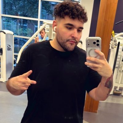 Parasite's profile picture. First ever CoD World Champ. CoHost @TheFlank. Code Para on @battlebeaver & Parasite on @brparadox @gamergripusa & @TipsyAudio.