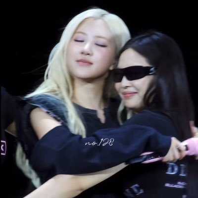 jennierosies's profile picture. fan account