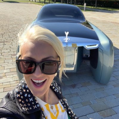 Evankatekoiev's profile picture. hello 👋🏻 Im chosing some people for the the Giveaway blessing so you if you haven’t got paid follow me as a friend then send me a "pay me’’ message 💵💯💯