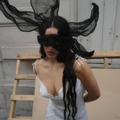 agusvmin's profile picture. vi a seokjin en vivo y puse mi vida en manos de una banda de rock and roll