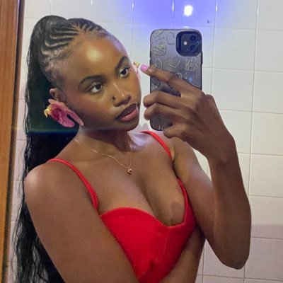 angelgirlannie's profile picture. audrey's alter ego || writer || feminist