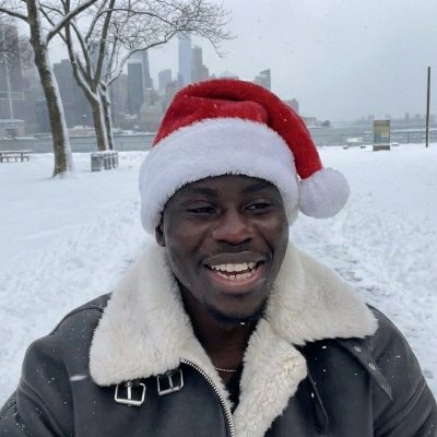 offpaths's profile picture. Quitting my 9–5 to go all in on myself. Travelling while shipping. 🌏