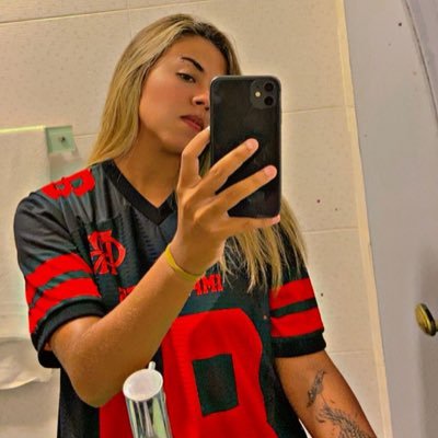 juliafcbm's profile picture. 