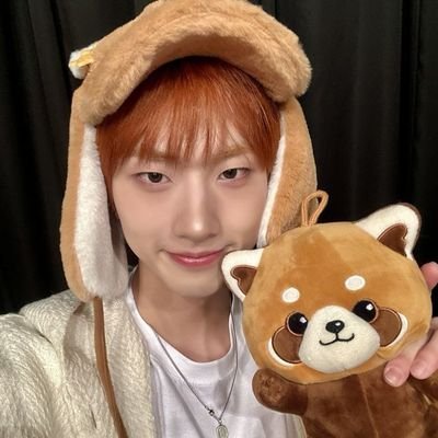 p1ecestarz's profile picture. need a coffee rn