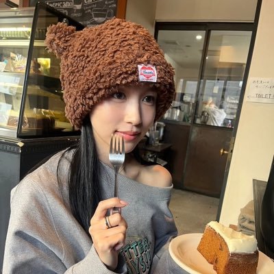 aaymenierun's profile picture. 굳이 발언하진 말어