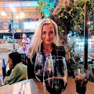 oliviacarter321's profile picture. FANTASY ROMANCE AUTHOR AMAZON TOP 100 BEST SELLER OF DARK AND ROMANTASIES
⚔️ Compelling fate saga
🔜A fate so Dark and Delicate,No Dm from marketers 🚫