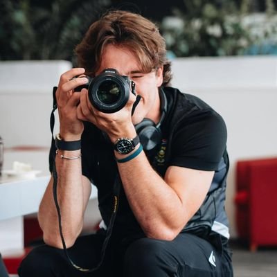 deepintrenches's profile picture. 