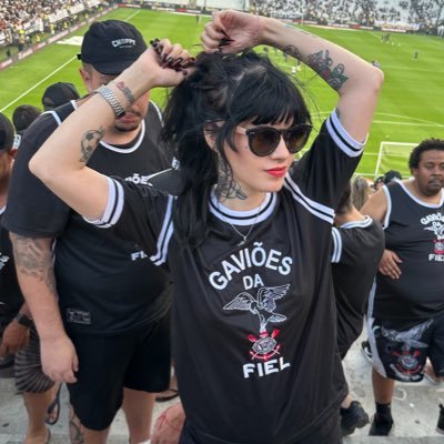 almie182's profile picture. sou corinthiana, emo, noveleira, swiftie, leitora e sempre gostaria de ta na praia || lendo 📖: A cabeça do santo || priv : @almie1910