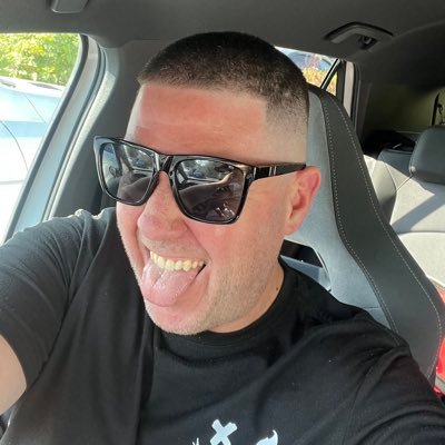 ItsJustTheHoff's profile picture. Can’t get enough of smart home technology and stupid little gadgets that you'll likely never need but they're super cool !!