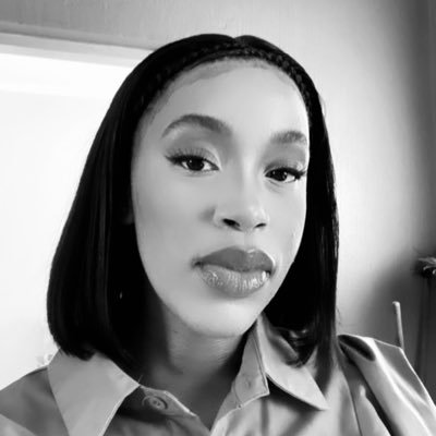 Shwe____'s profile picture. 