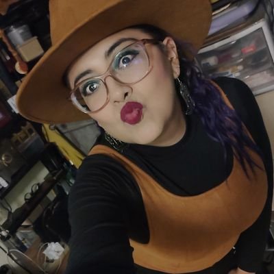 Marriana_CD's profile picture. 🏳️‍🌈 Camino con calma, me abrazo con amor y confío en la mujer fuerte, valiente y resiliente que soy. 🫶