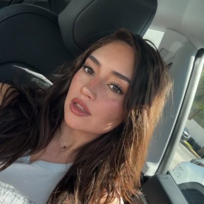 embersunn's profile picture. Cloud Software Engineer in MedTech | Streaming Gameplays | Join Discord server👇🏻