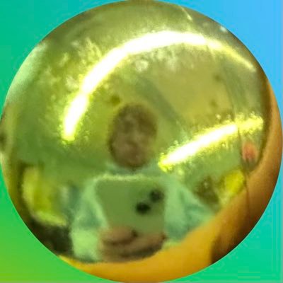 parrotgab's profile picture. 18 | 🏳️‍🌈 | Celiac 🌾🚫 | Artist