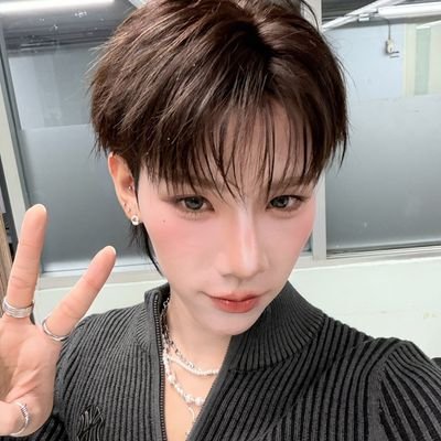 kittycatgy's profile picture. #ENREADS: reader, docu 🤍 au writer | Music is for the soul