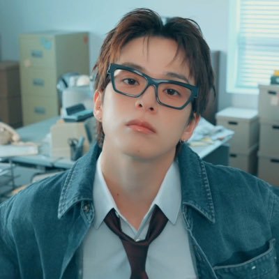 ayahi's profile picture. SUREPREMEs shutterbug. 📸 (2001)