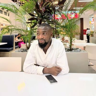 Moussa_jean3758's profile picture. Expert et Chercheur en science politique, amour de science et Vie de prière conformément au coran et la sunna du prophète Muhammad ﷺ🥰.