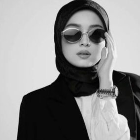 Azar_akbar43's profile picture. دانشجوی گرافیک ،نقاش طبیعت، درگیر فضای مجازی