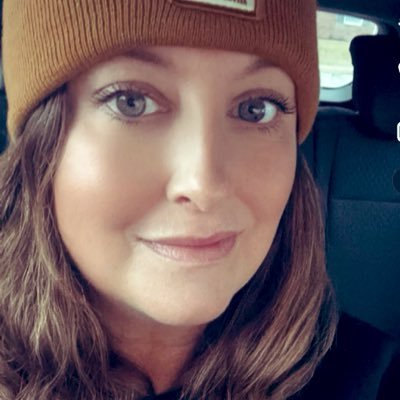 SaltyMom10's profile picture. Supports normalizing common sense | Constitutional Conservative | Independent thinker | Sarcasm Connoisseur | American born & bred 🇺🇸