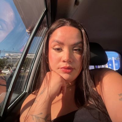 _mariabfr's profile picture. advogada, botafoguense e uma máquina de reclamar