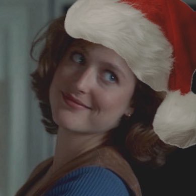 cinesaturn's profile picture. movie lover ⋆ i make posters ➞ @saturnsdesign ⟡