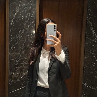 Urvashi16032005's profile picture. 