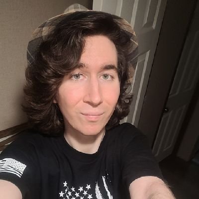 Hello everyone! My name is Blake I'm 28 years old.  I'm a guy that play's Star Wars Battlefront  🎮 BlazeHero97. Legend Of Zelda fan too! 😁