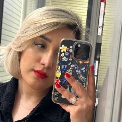 auntgigini's profile picture. اگر منو تو دنیای واقعی میشناسی بهتره بلاکم کنی، وگرنه اگر خواستی قضاوتم کنی، میتونی قضاوتت رو لوله کنی و بکنیش تو کونت دوست و آشنای عزیز 😍💚